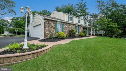 20 Green Valley Dr, SOUTHAMPTON, PA, 18966-1653 | Card Image