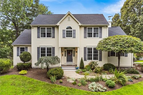 481 Glen Hill Dr, Saunderstown, RI, 02874-1928 | Card Image