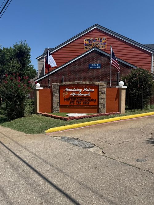 3150 Cliff Creek Crossing Dr, Dallas, TX, 75237-3847 | Card Image
