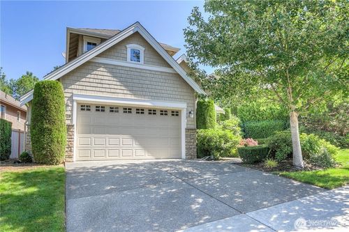 818 S 36th Pl, Renton, WA, 98055-5876 | Card Image