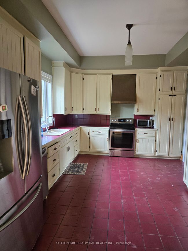 4212 Vivian Rd, House other with 5 bedrooms, 4 bathrooms and 10 parking in Cedar Valley ON | Image 4