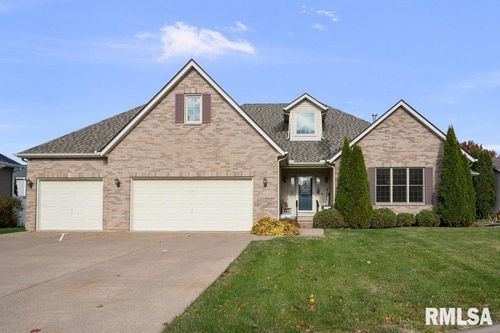 850 W Price St, Eldridge, IA, 52748-1042 | Card Image