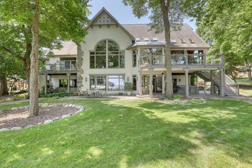 W278N2920 Oak Street, Pewaukee, WI, 53072 | Card Image