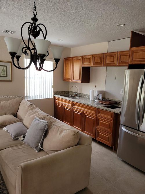 1-1163 Nw 100th Terrace, Miami, FL, 33150 | Card Image