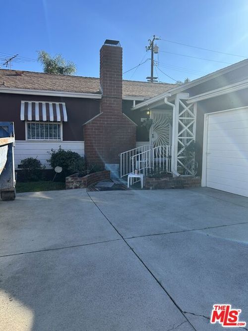 11908 Daleside Ave, Hawthorne, CA, 90250-1925 | Card Image