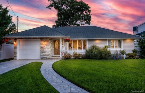 587 Derby Drive S, Hempstead, NY, 11572 | Card Image