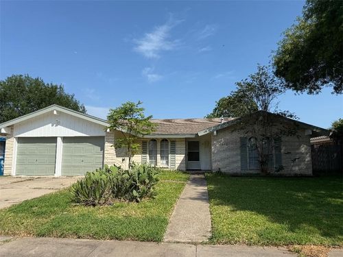 1816 Portland Dr, Portland, TX, 78374-2640 | Card Image