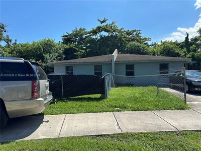 10032 E Hibiscus St, House other with 3 bedrooms, 2 bathrooms and null parking in Palmetto Bay FL | Image 2