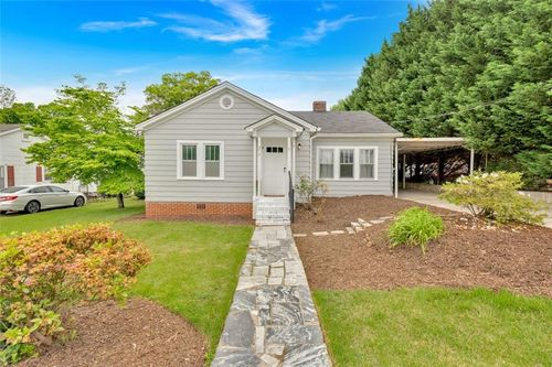 210 Mccanless St, Cartersville, GA, 30120-3922 | Card Image