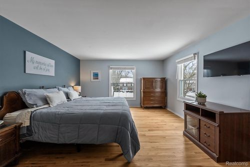 504 Weybridge Dr, Bloomfield Hills, MI, 48304-1080 | Card Image