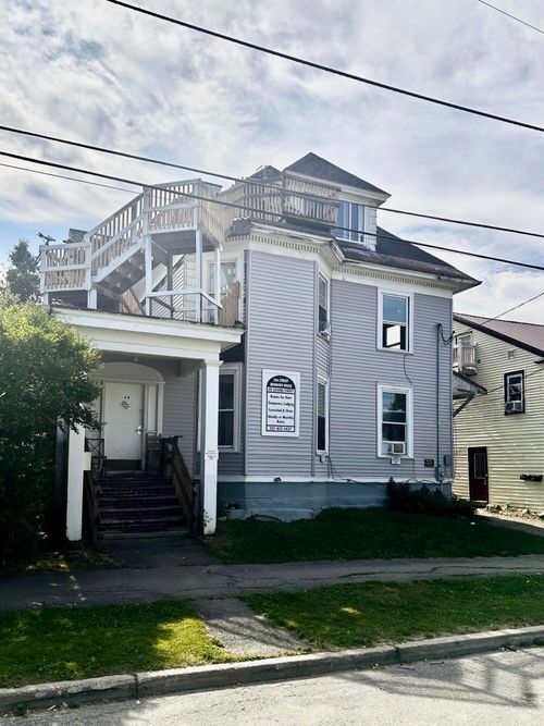 40 2nd Street, Bangor, ME, 04401 | Card Image