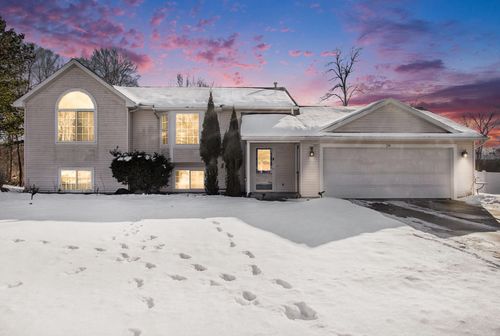 214 Apollo Pl, Wayland, MI, 49348-9596 | Card Image