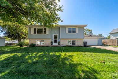 104 W South Street, Home with 5 bedrooms, 2 bathrooms and null parking in Prairie City IA | Image 1