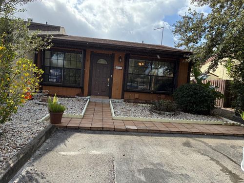 10360-10360 W Cypress Ct, Pembroke Pines, FL, 33026-1750 | Card Image