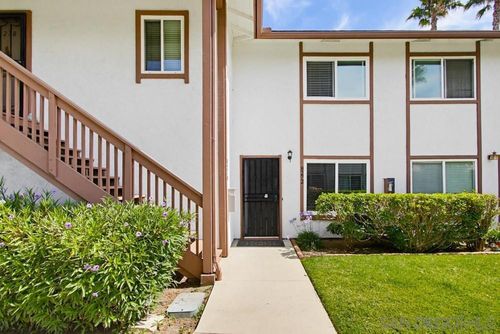 8272 Echo Dell Rd, San Diego, CA, 92119-1038 | Card Image