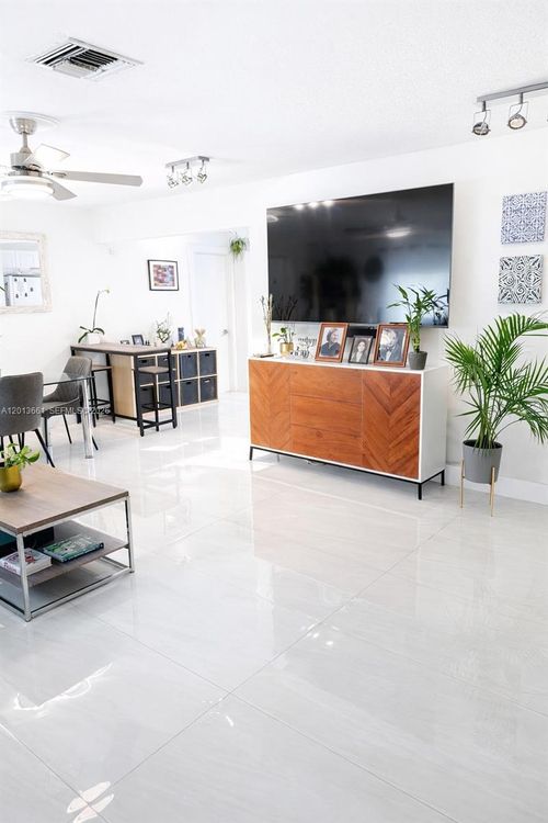 2-1001 Ne 10th St, Hallandale Beach, FL, 33009-2660 | Card Image