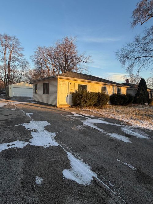 4089 Willow St, Hobart, IN, 46342-1637 | Card Image