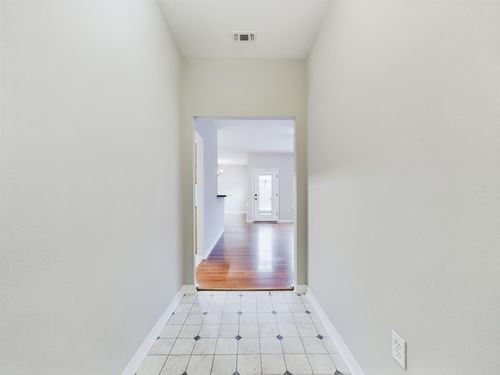 143 Creve Core Dr, Crestview, FL, 32539-7338 | Card Image