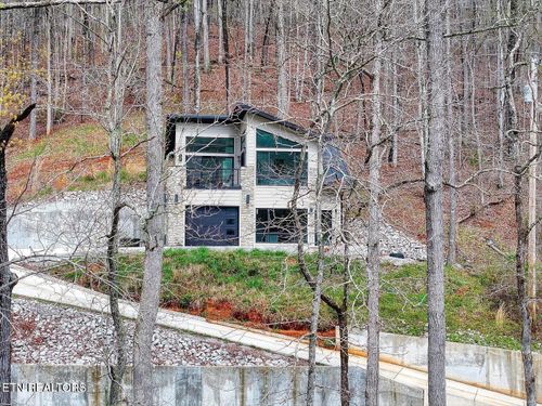 318 Carp Ln, La Follette, TN, 37766-6280 | Card Image