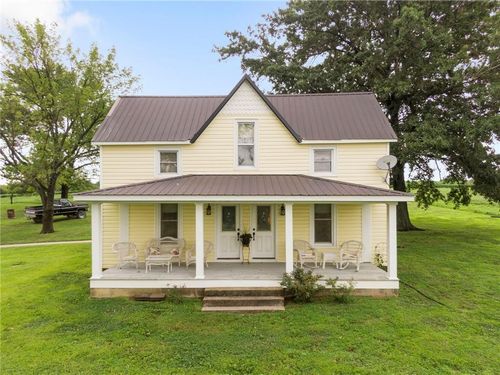 12189 119th Rd, Sweet Springs, MO, 65351-3606 | Card Image
