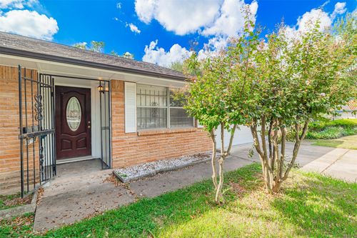 814 Hurley St, Houston, TX, 77022-2230 | Card Image