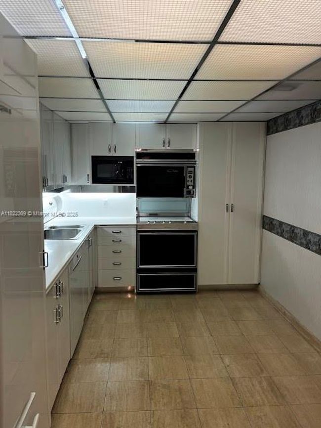 APT-807 - 3090 N Course Dr, Condo with 3 bedrooms, 3 bathrooms and null parking in Pompano Beach FL | Image 5