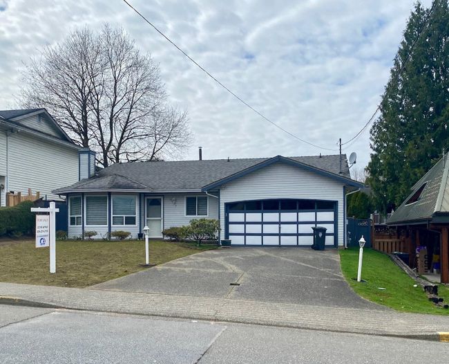 9381 210 Street, House other with 3 bedrooms, 2 bathrooms and 2 parking in Langley BC | Image 1