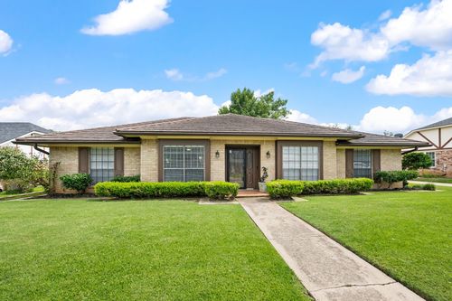 4306 Three Oaks Dr, Arlington, TX, 76016-2349 | Card Image