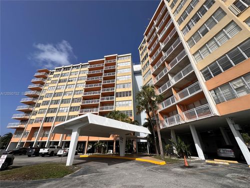 1008-2025 Ne 164th St, North Miami Beach, FL, 33162-4154 | Card Image