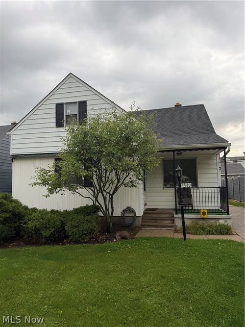 5530 Oakwood Ave, Maple Heights, OH, 44137-2334 | Card Image