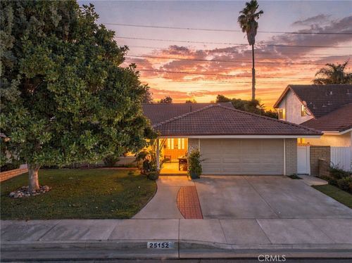 25152 Avenida Rotella, Valencia, CA, 91355-3001 | Card Image