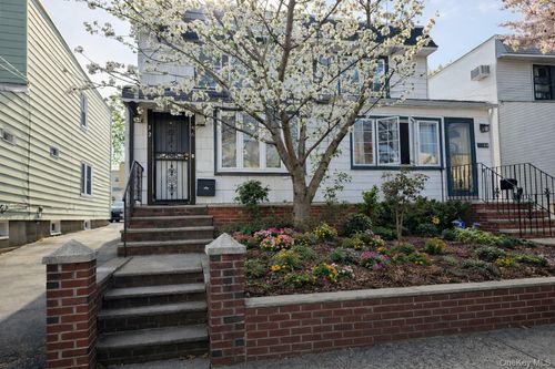 3246 203rd St, Bayside, NY, 11361-1020 | Card Image