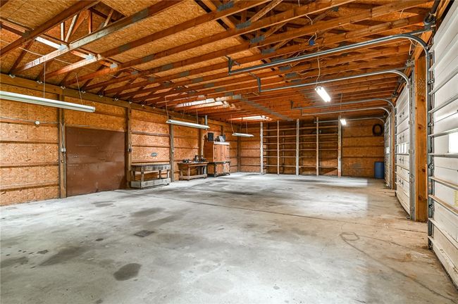 Oversized 3 car garage | Image 45