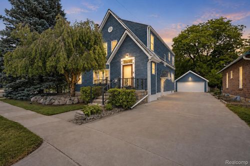 520 N Lapeer St, Davison, MI, 48423-1470 | Card Image