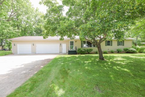 2303 Parkview Rd Ne, Alexandria, MN, 56308-8682 | Card Image