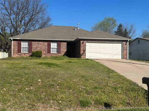 623 Division St, Coweta, OK, 74429-2031 | Card Image