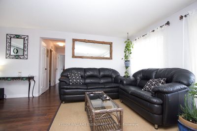 204 - 131 Taunton Rd E, Condo with 2 bedrooms, 1 bathrooms and 1 parking in Oshawa ON | Image 2