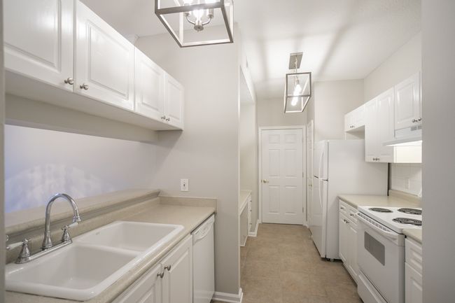 Welcome Home! Amazing location in the heart of Green Hills. close to downtown, the Mall at Green Hills, Belmont, Vanderbilt and hospitals, Music Row. Ground floor in gated community. Pool clubhouse and fitness center | Image 5