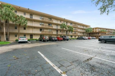 108 - 9300 Sw 8th Street, Condo with 2 bedrooms, 2 bathrooms and null parking in Boca Raton FL | Image 1