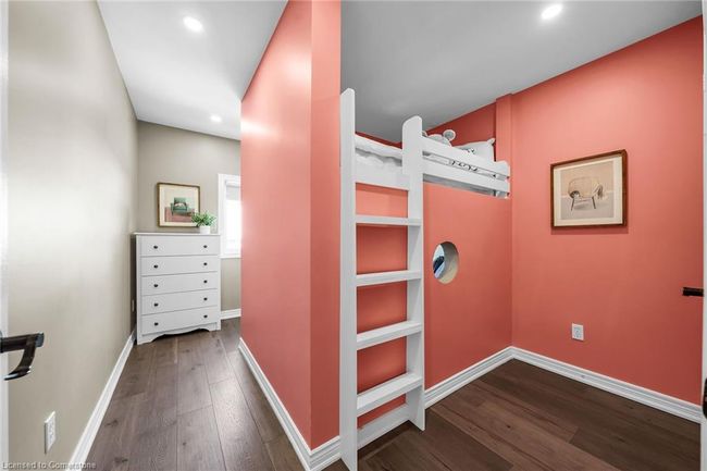 11 Sundial Cres, House other with 5 bedrooms, 3 bathrooms and 6 parking in Dundas ON | Image 21