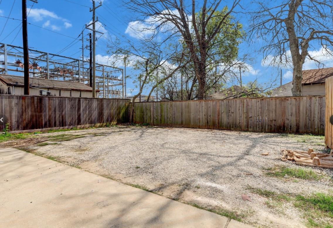Land in Houston 3