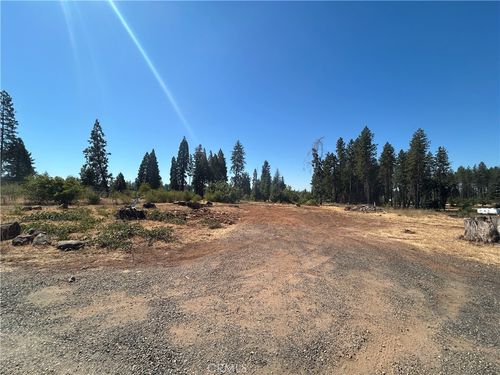 1560 Warren Rd, Paradise, CA, 95969-2138 | Card Image
