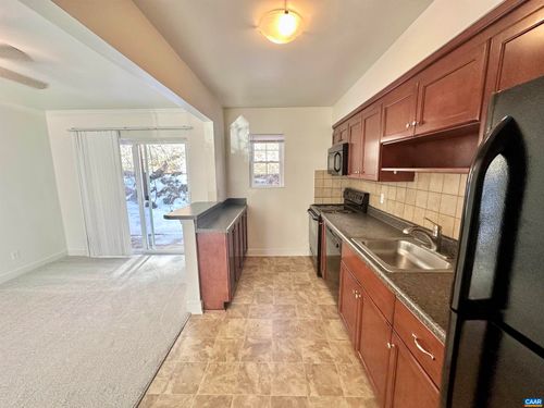 c-890 Fountain Ct, CHARLOTTESVILLE, VA, 22901-1846 | Card Image