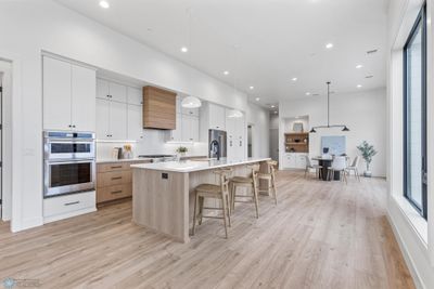 Kitchen Island | Image 2