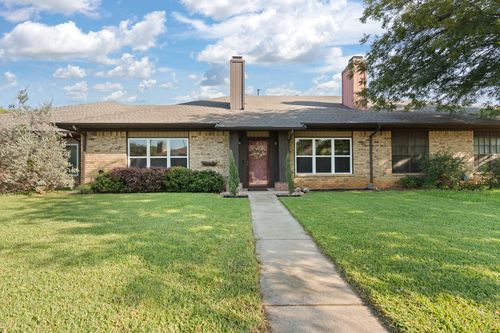 2025 Brookside Dr, Grapevine, TX, 76051-3056 | Card Image