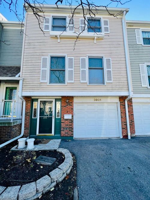 2021 Farnham Ct, Schaumburg, IL, 60194-2215 | Card Image