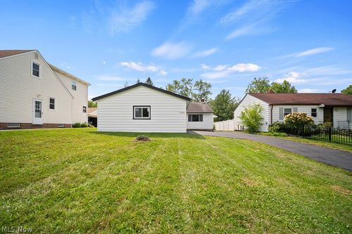 14750 Schreiber Rd, Maple Heights, OH, 44137-4748 | Card Image