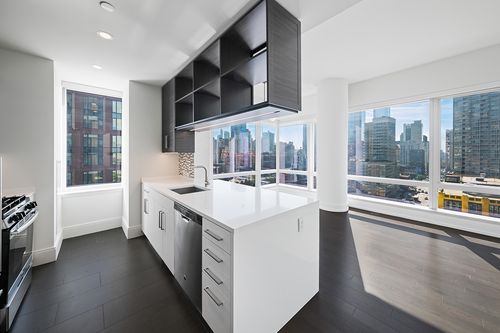 21e-555 10th Avenue, New York City, NY, 10018 | Card Image