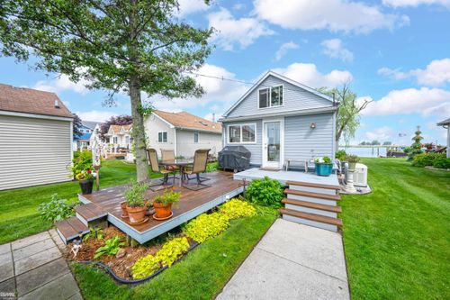 8292 Middle Channel Dr, Harsens Island, MI, 48028-9578 | Card Image