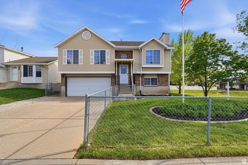492 W 180 N, Clearfield, UT, 84015-9256 | Card Image